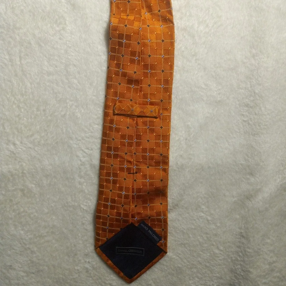 Daniel Cremieux Tie Mens Silk GEOMETRIC Hand Tailored Made in USA SOIE-SILK